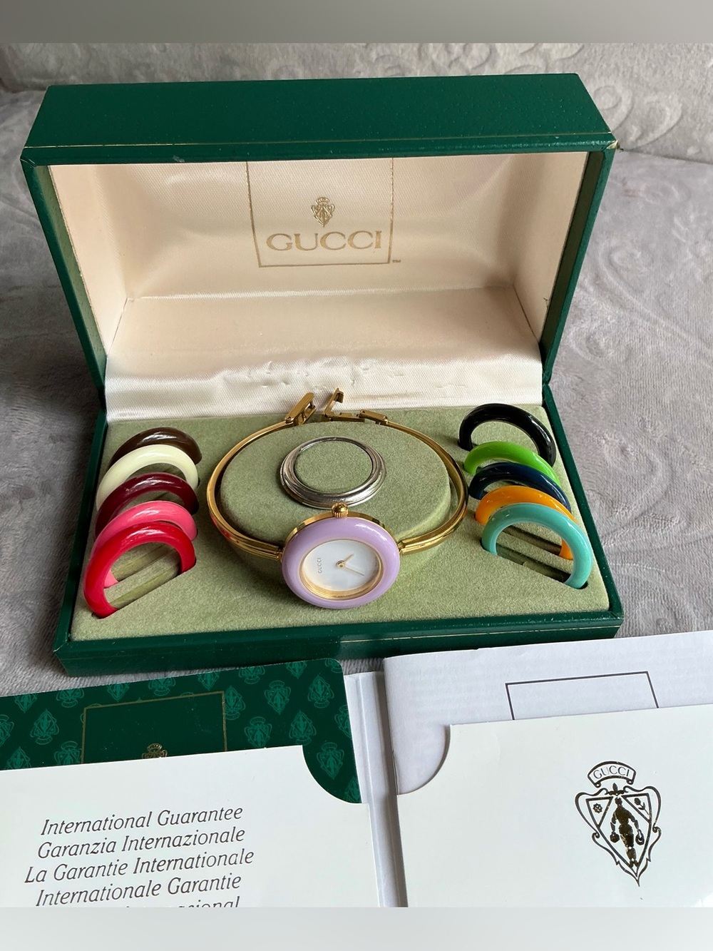 DRESSY MODERN GUCCI bangle watch with set of interchangeable bezels β€οΈππππ€ - Picture 2 of 16